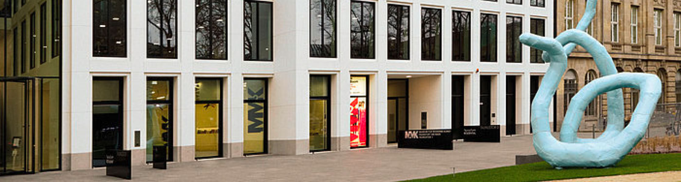 alt="Kunst in Frankfurt -  Stadtführung Kunst-im-öffentlichen-Raum"
