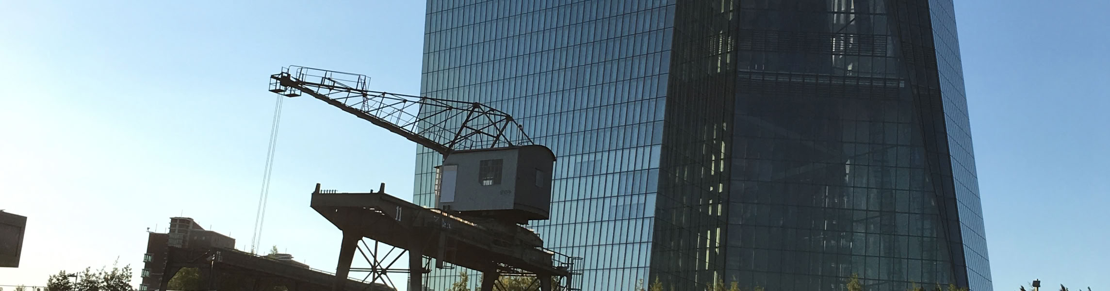 Stadtfuehrung im Frankfurter Ostend und den Bauprojekten rund um die EZB